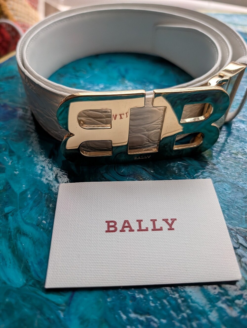 Bally mirror B White Leather Belt with Gold Double B Belt 40